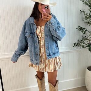 Lane 201 Claudia Oversized Denim Jacket Size Medium fits like XL 100% cotton